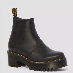 Used DOC MARTENS ROMETTY WYOMING LEATHER PLATFORM CHELSEA BOOTS
